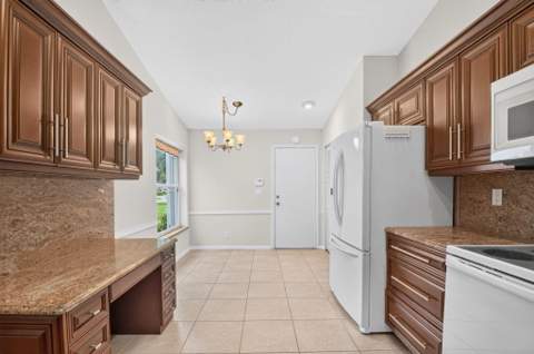 5726 Royal Lake Circle, Boynton Beach FL - photo 14 of 48
