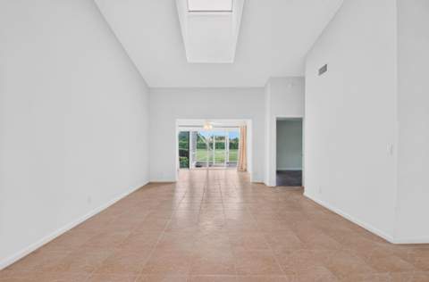 5726 Royal Lake Circle, Boynton Beach FL - photo 8 of 48