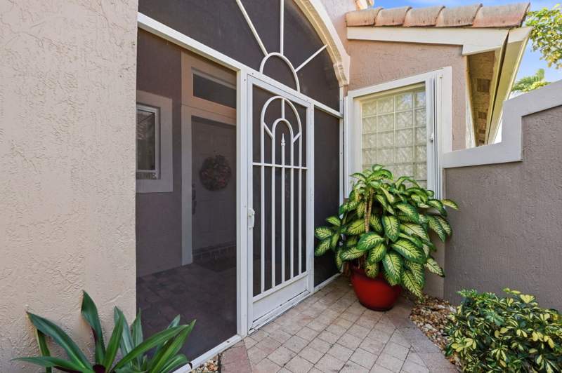 3 bedroom Single Family Residence at 11589 Augustus Drive, Jones Par D-3, Boynton Beach — photo 2