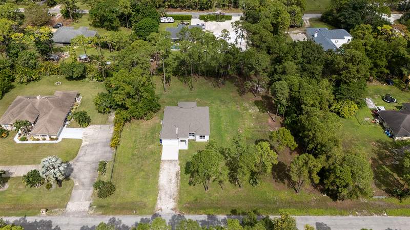 4 bedroom Single Family Residence at 16569 77th Lane, Loxahatchee, Loxahatchee — photo 4
