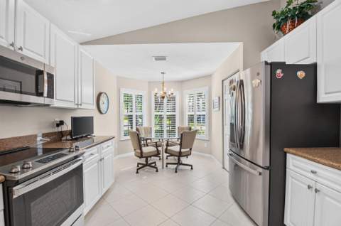 7543 Pebble Shores Terrace, Lake Worth FL - photo 8 of 76