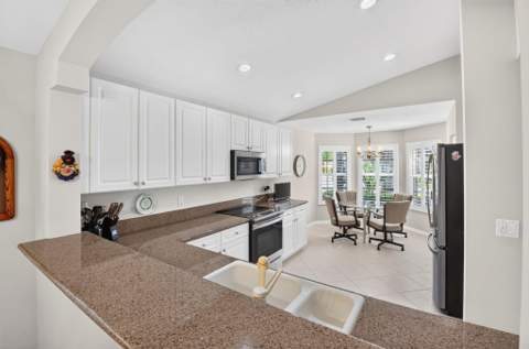 7543 Pebble Shores Terrace, Lake Worth FL - photo 10 of 76