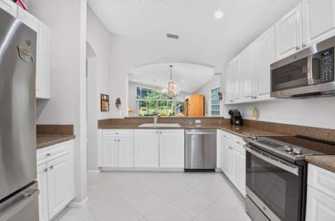 7543 Pebble Shores Terrace, Lake Worth FL - photo 11 of 76