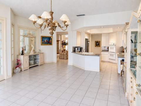 1705 Flagler Manor Circle, West Palm Beach FL - photo 8 of 23