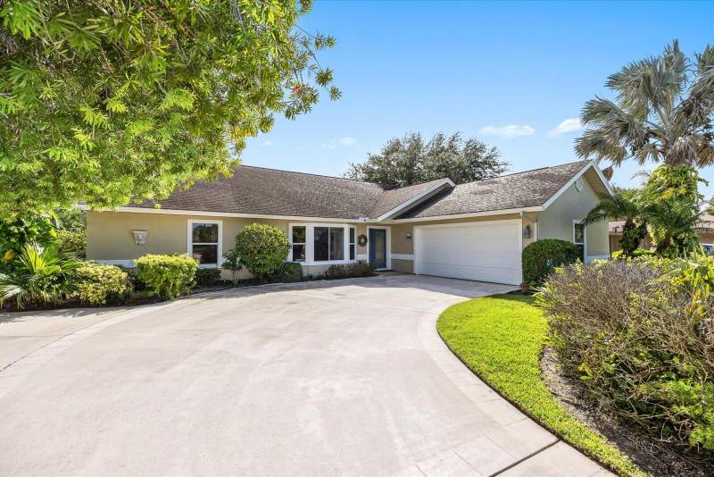 3 bedroom Single Family Residence at 4407 Gator Trace Lane, Gator Trace Subdivision, Fort Pierce — photo 2