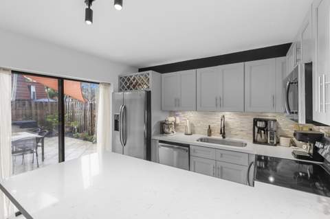 9965 NW 6th Court, Plantation FL - photo 11 of 29
