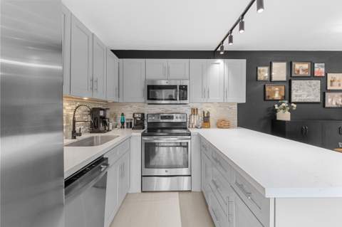 9965 NW 6th Court, Plantation FL - photo 13 of 29
