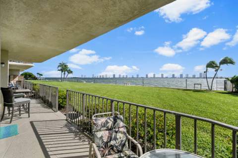 801 Lake Shore Drive #109, Lake Park FL - photo 7 of 57