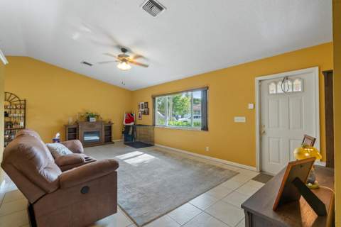 1119 Sea Pines Way, Lantana FL - photo 6 of 33