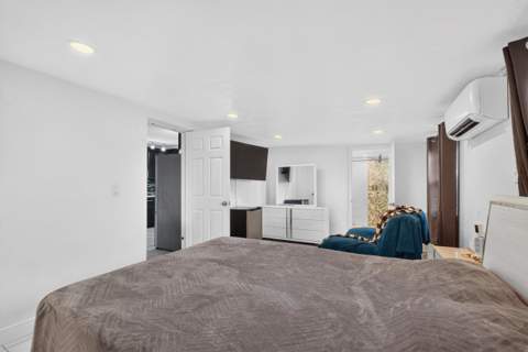 528 Beech Road, West Palm Beach FL - photo 9 of 22