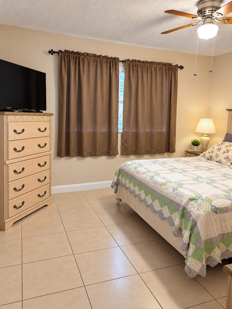2 bedroom Condominium at 2716 Emory Drive #C, Cresthaven Villas 29 Condo, West Palm Beach — photo 5