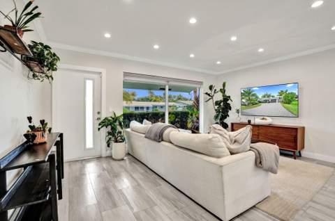 5241 NE 18th Terrace, Fort Lauderdale FL - photo 8 of 52