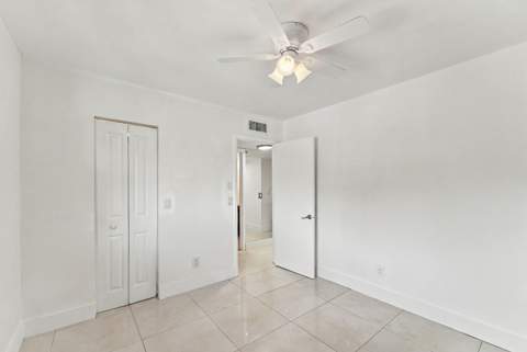 2907 NE 8th Terrace #201, Oakland Park FL - photo 11 of 19