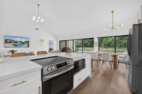 2765 Hawthorne Lane, West Palm Beach FL - photo 14 of 70