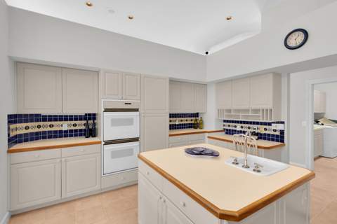 8004 Plantation Lakes Drive, Port St. Lucie FL - photo 18 of 59