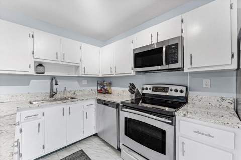 562 SE 27th Terrace, Boynton Beach FL - photo 13 of 29