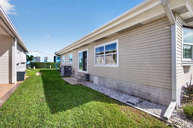 2 bedroom Manufactured Home at 400 N Highway A1A #27, Jupiter River Park Condo, Jupiter — photo 5