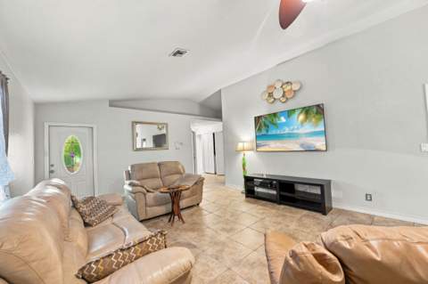 184 Heming Way, Boynton Beach FL - photo 8 of 41