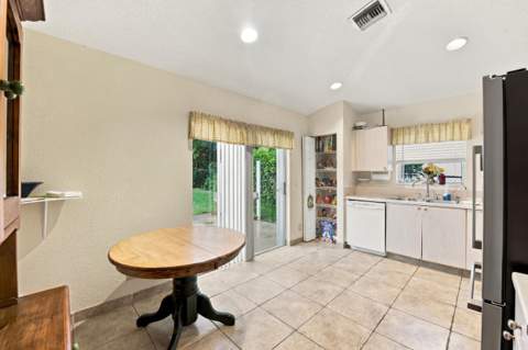 184 Heming Way, Boynton Beach FL - photo 9 of 41