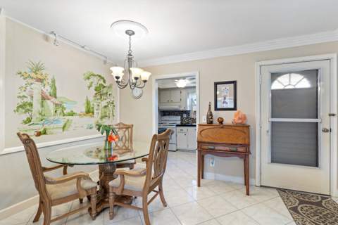 2822 Crosley Drive #D, West Palm Beach FL - photo 6 of 38