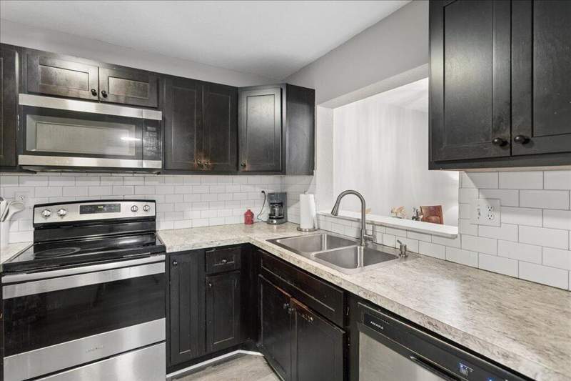 2 bedroom Condominium at 3030 Coral Springs Drive, Madison Manor Condo, Coral Springs — photo 3