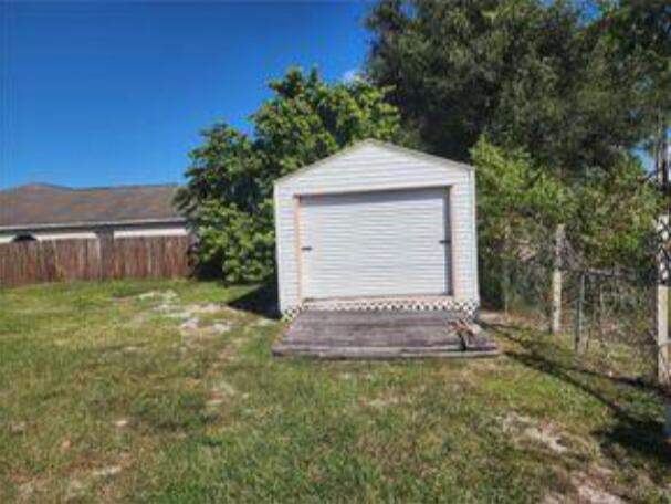 3 bedroom Single Family Residence at 4089 SW Kamsler Street, Port St Lucie Section 22, Port St. Lucie — photo 4