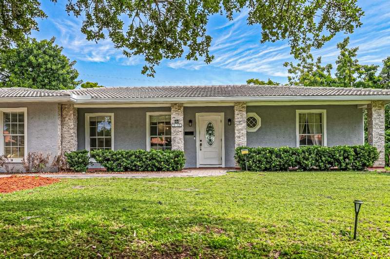 4 bedroom Single Family Residence at 3601 NW 85th Avenue, Coral Springs II, Coral Springs — photo 2