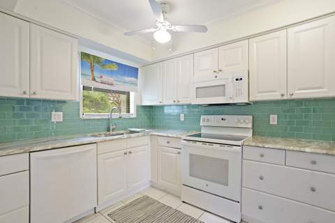 3901 SE St Lucie Blvd Boulevard #E-33, Stuart FL - photo 9 of 23