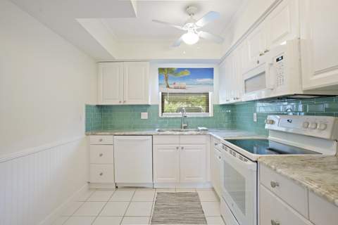3901 SE St Lucie Blvd Boulevard #E-33, Stuart FL - photo 8 of 23