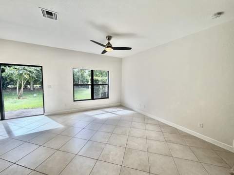 6172 Bangalow Drive, Lake Worth FL - photo 8 of 34