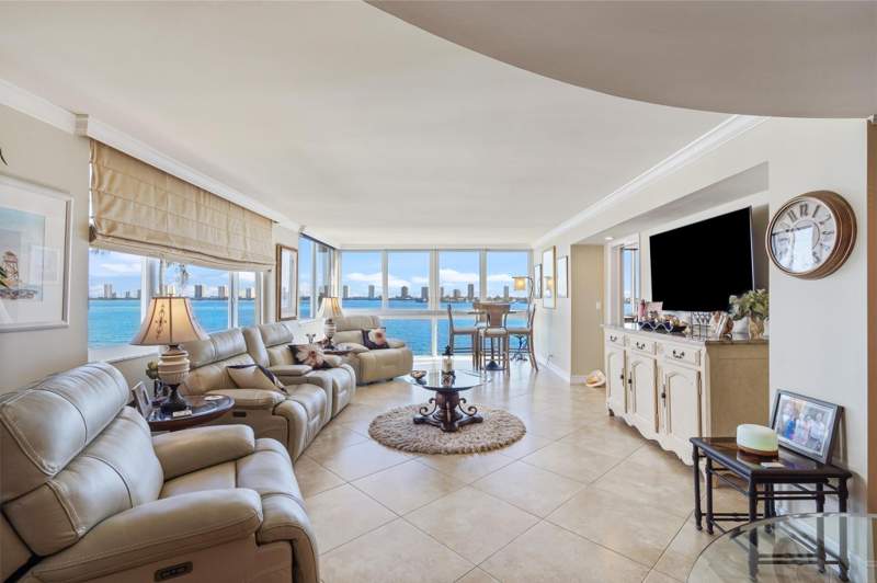 2 bedroom Condominium at 301 Lake Shore Drive #501, Lake Harbour Towers Condo, Lake Park — photo 2