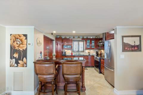 301 Lake Shore Drive #501, Lake Park FL - photo 11 of 33