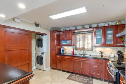 301 Lake Shore Drive #501, Lake Park FL - photo 12 of 33