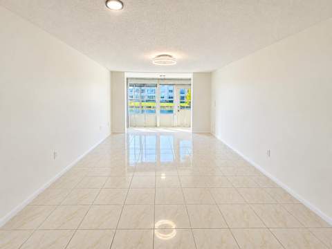 8040 N Sunrise Lakes Drive #106, Sunrise FL - photo 7 of 24