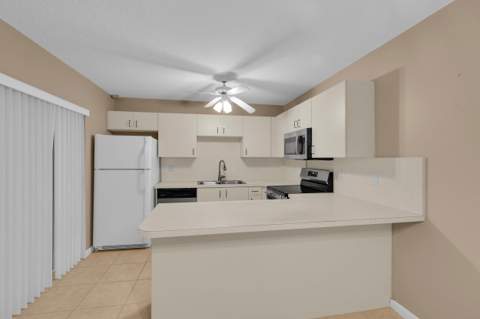 5913 SE Windsong Lane #834, Stuart FL - photo 10 of 49