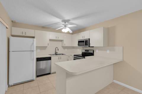 5913 SE Windsong Lane #834, Stuart FL - photo 11 of 49