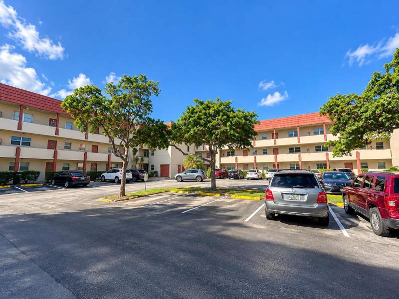 1 bedroom Condominium at 8040 N Sunrise Lakes Drive #106, Sunrise Lakes 26 Condo, Sunrise — photo 2