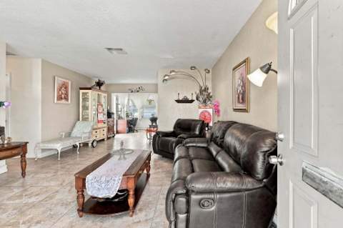 4502 NW 47th Street, Tamarac FL - photo 6 of 51