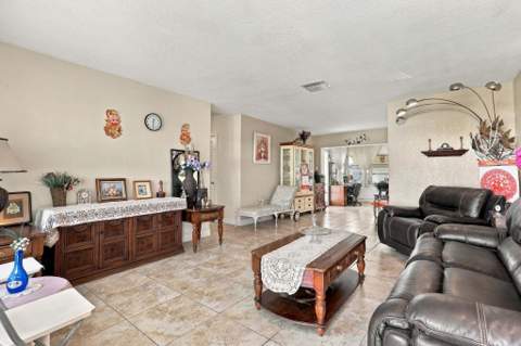 4502 NW 47th Street, Tamarac FL - photo 7 of 51