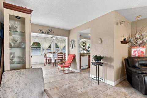 4502 NW 47th Street, Tamarac FL - photo 11 of 51