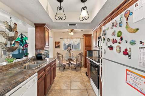 4502 NW 47th Street, Tamarac FL - photo 13 of 51
