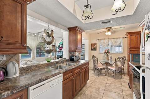 4502 NW 47th Street, Tamarac FL - photo 14 of 51