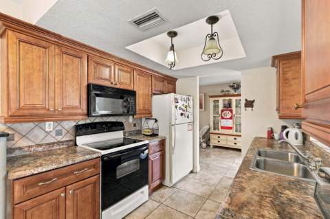 4502 NW 47th Street, Tamarac FL - photo 16 of 51