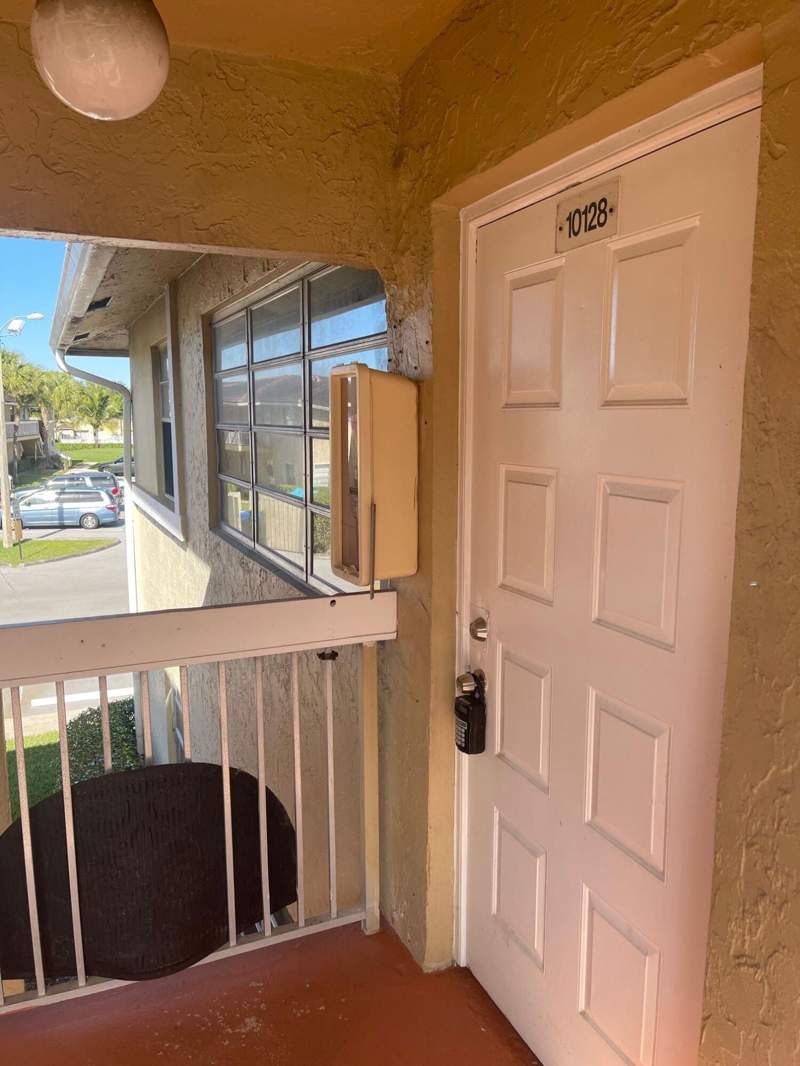 2 bedroom Condominium at 10128 Twin Lakes Drive #11-H, Lakewood Village, Coral Springs — photo 2
