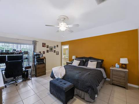 8071 Via Hacienda, Riviera Beach FL - photo 19 of 42