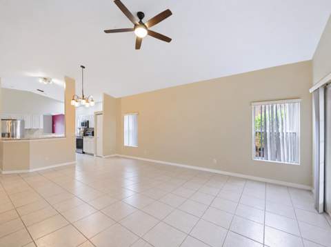 8071 Via Hacienda, Riviera Beach FL - photo 18 of 42