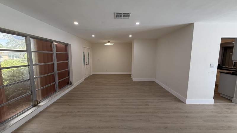 4 bedroom Single Family Residence at 8270 NW 66th Terrace, Sunflower, Tamarac — photo 3
