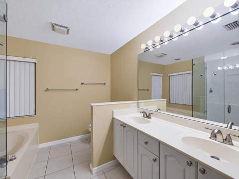 8071 Via Hacienda, Riviera Beach FL - photo 24 of 42