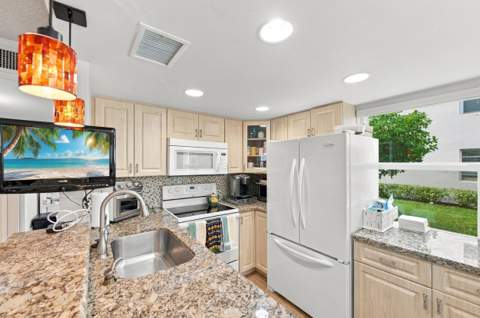 247 Normandy F, Delray Beach FL - photo 8 of 61