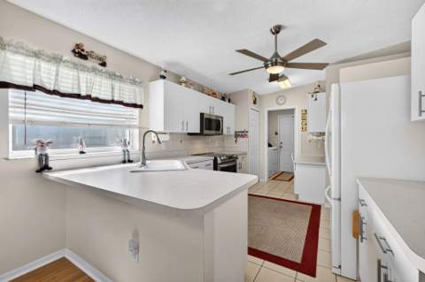 6734 Picante Circle, Fort Pierce FL - photo 10 of 56